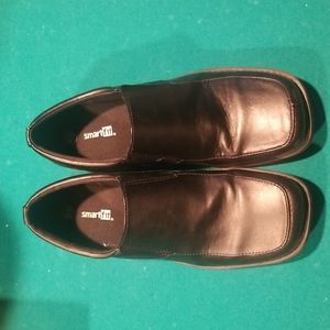 Dress shoes